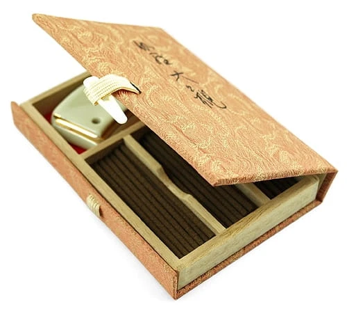 homeperfume_NK_book_kyara taikan5.jpg